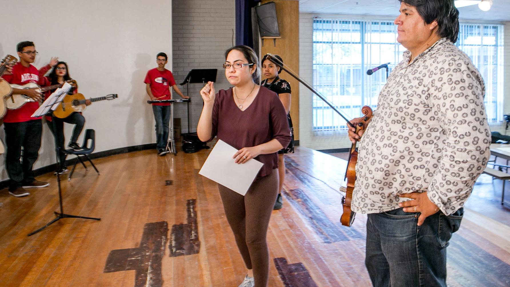 Neto's Tucson: A mariachi marriage that is about more than music